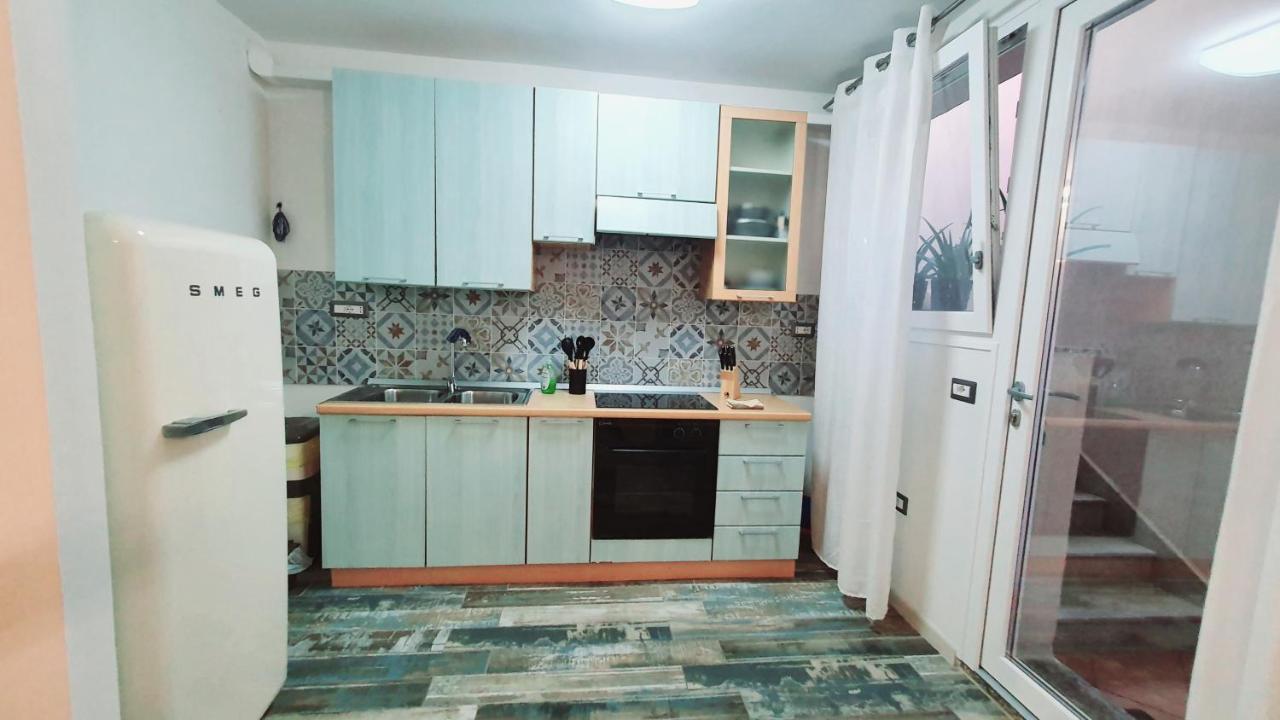 Nautilus - Monolocale Seminterrato Con Finestre Daire Àrbatax Dış mekan fotoğraf